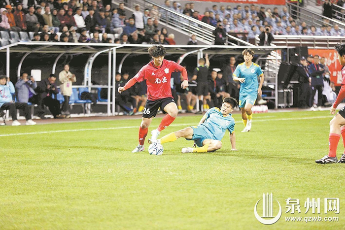 开云体育直播运营平台-2026年泉州市首届“迎春杯”足球联赛落幕 南安队夺冠|丰泽队|安溪队|丰泽|安溪|比赛_新浪体育_新浪新闻