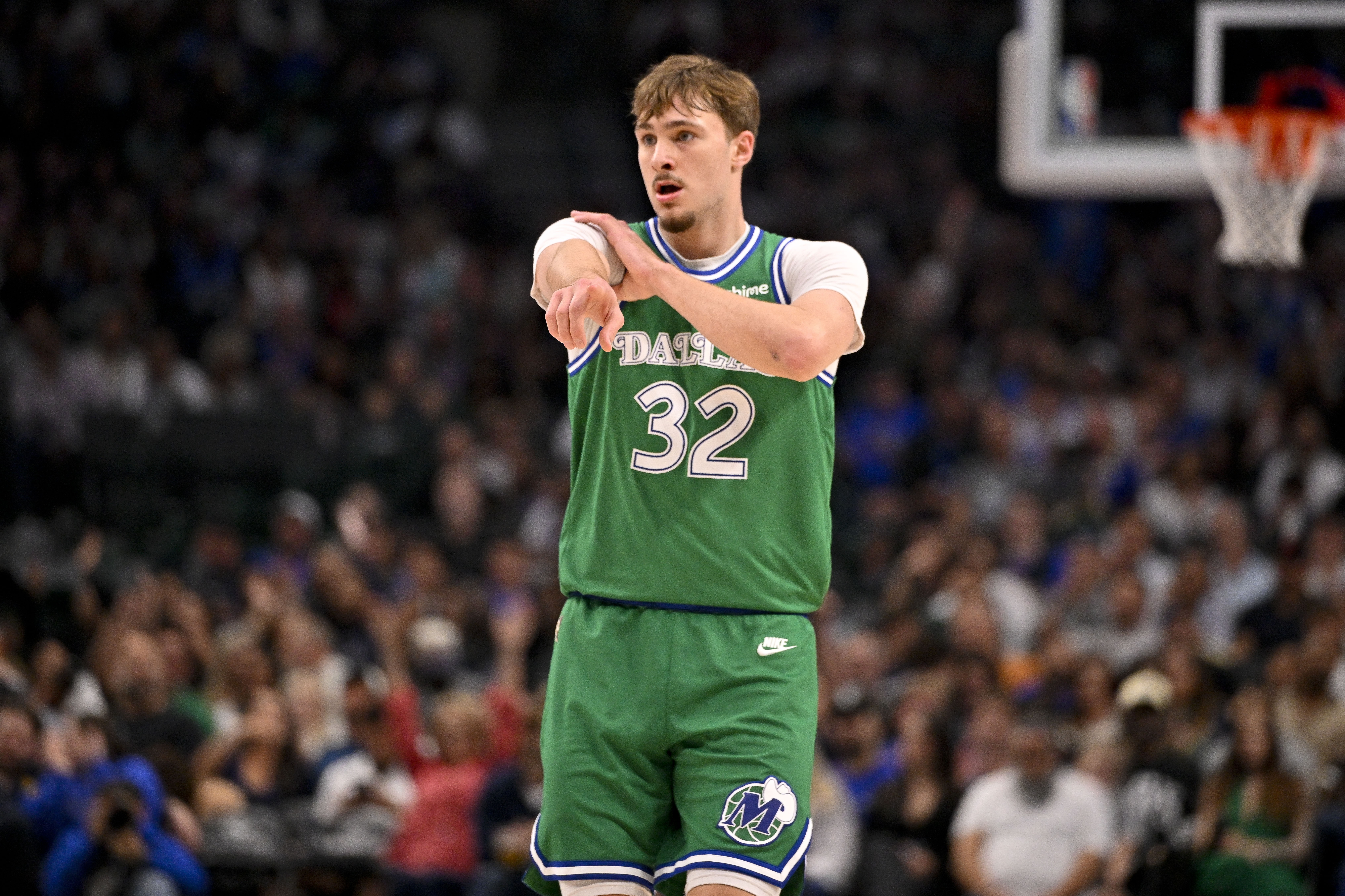 开云体育赛事团队-稍有回落！弗拉格4月至今场均40.3分断层领跑 乔丹恩比德分列二三